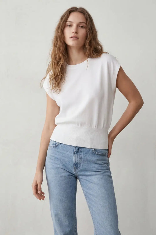 Pull léger en maille avec large bande côtelée à la taille en blanc - One Size / blanc