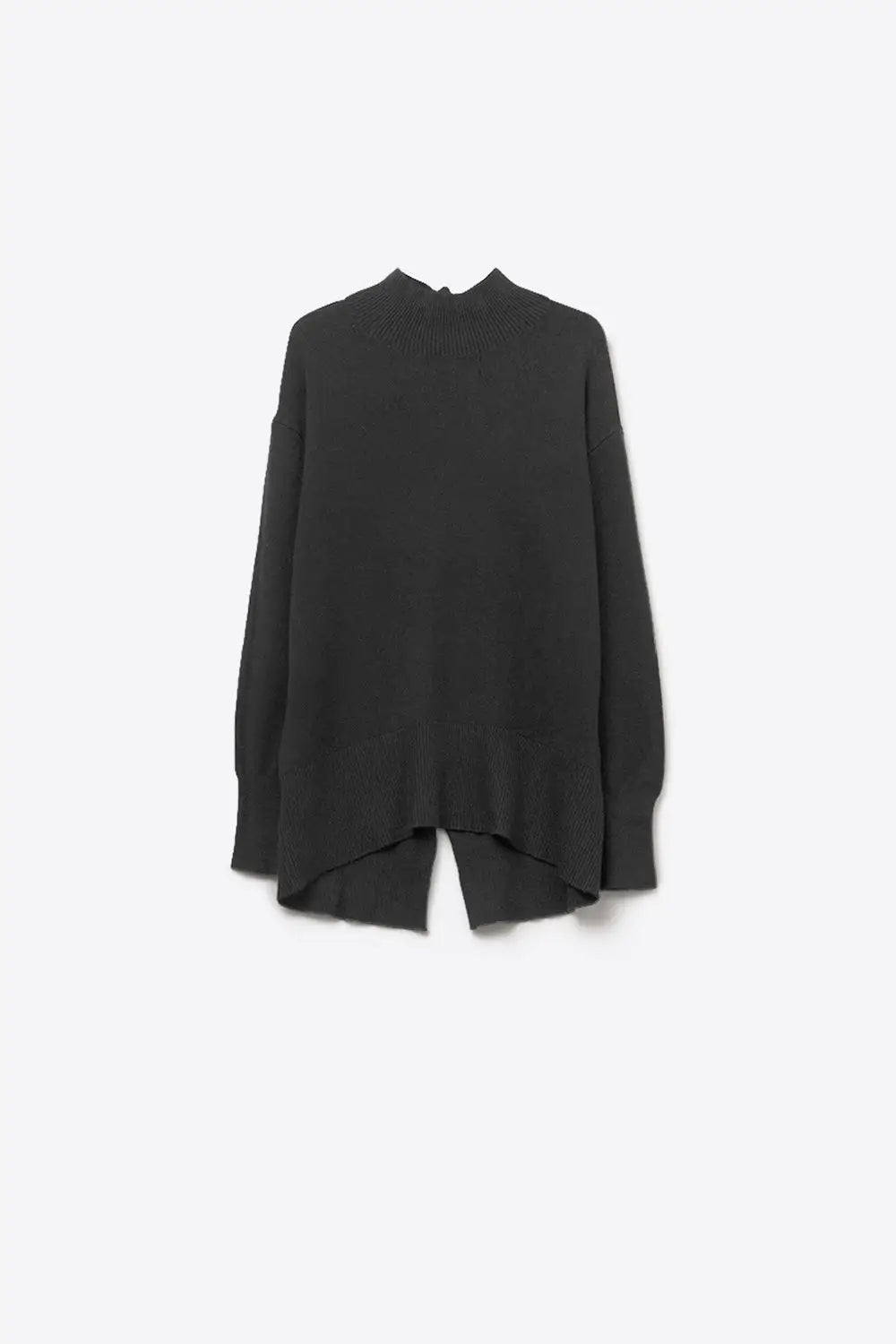 Q2 Pull noir ample avec dos ouvert