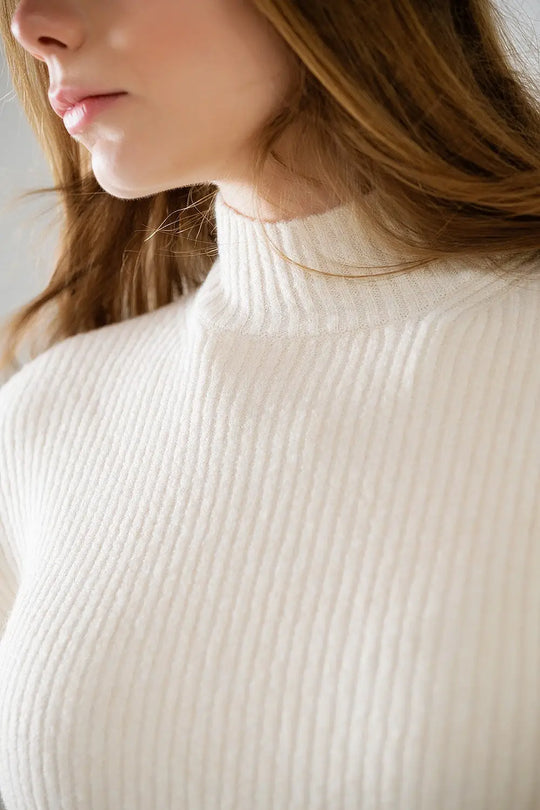 pull-over décontracté à col montant en côtes de couleur crème - Pulls