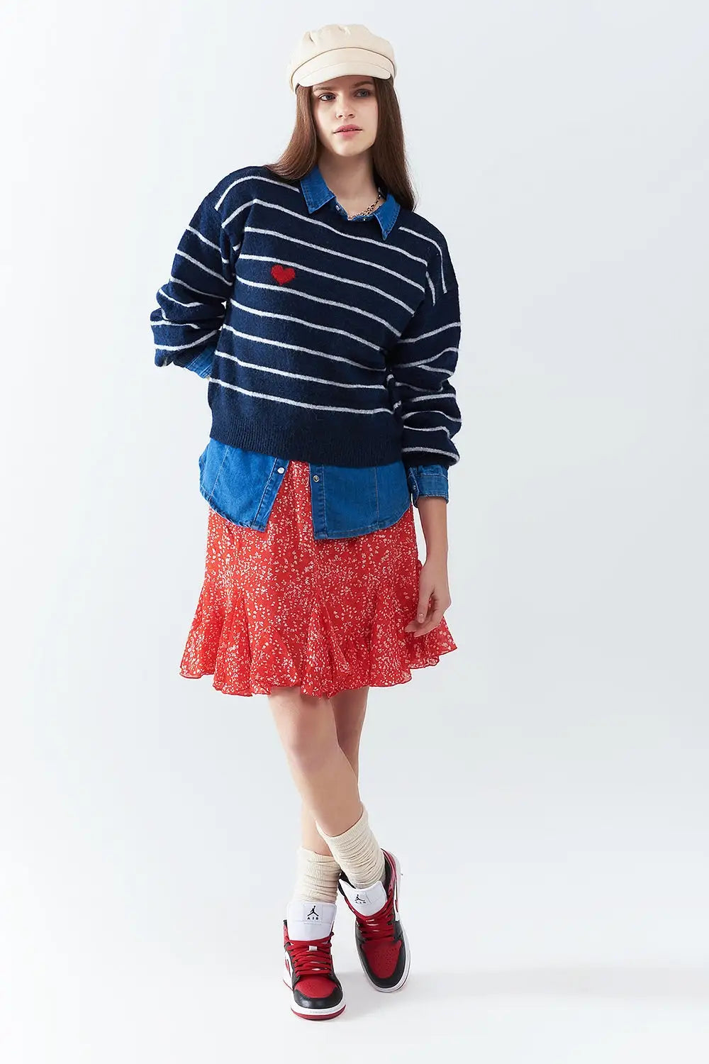 Pull rayé bleu avec détail coeur rouge - Pulls