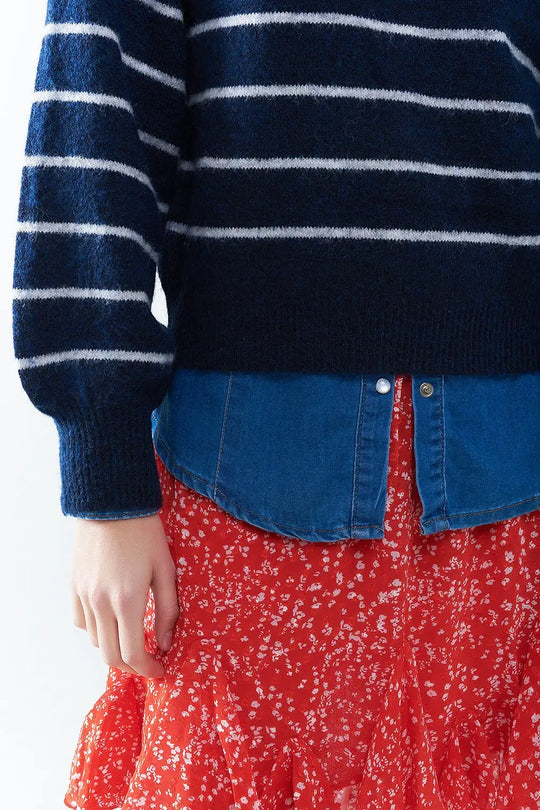 Pull rayé bleu avec détail coeur rouge - Pulls