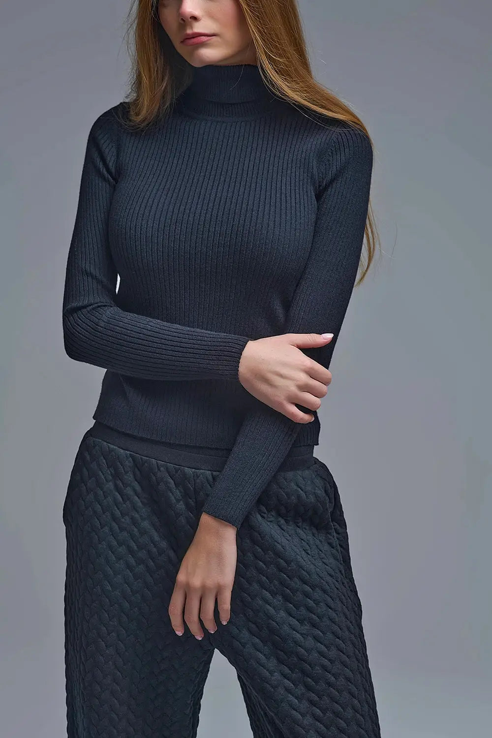 Pull roulé à col de tortue et côtes en noir - Pulls
