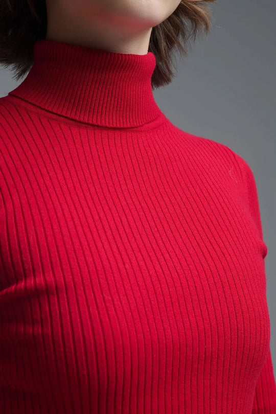 Pull roulé à col de tortue et côtes en rouge rubis - Pulls