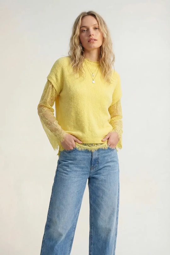 Pull sans manches en tricot doux avec doublure en dentelle de couleur jaune - One Size / jaune - Pulls
