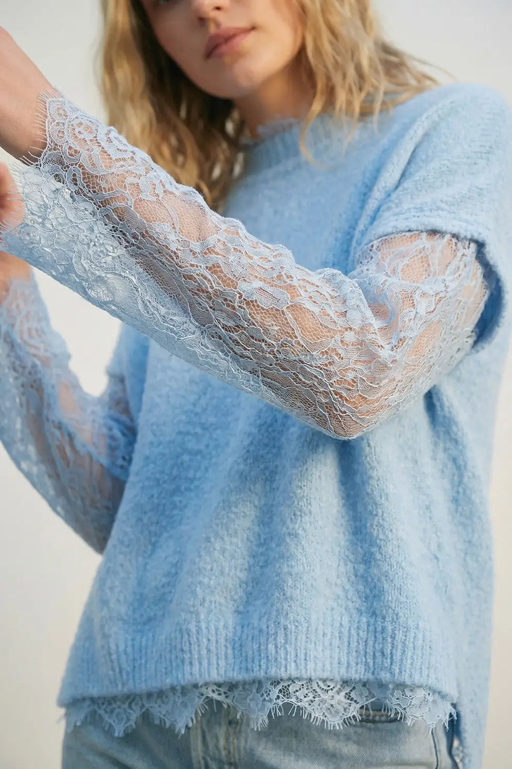 Pull sans manches en tricot doux doublé de dentelle en bleu - One Size / bleu - Pulls