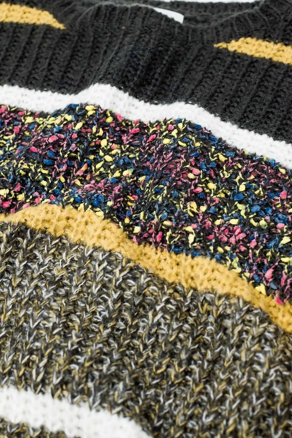 pull tricoté à manches longues en rayures de couleurs multiples - Pulls