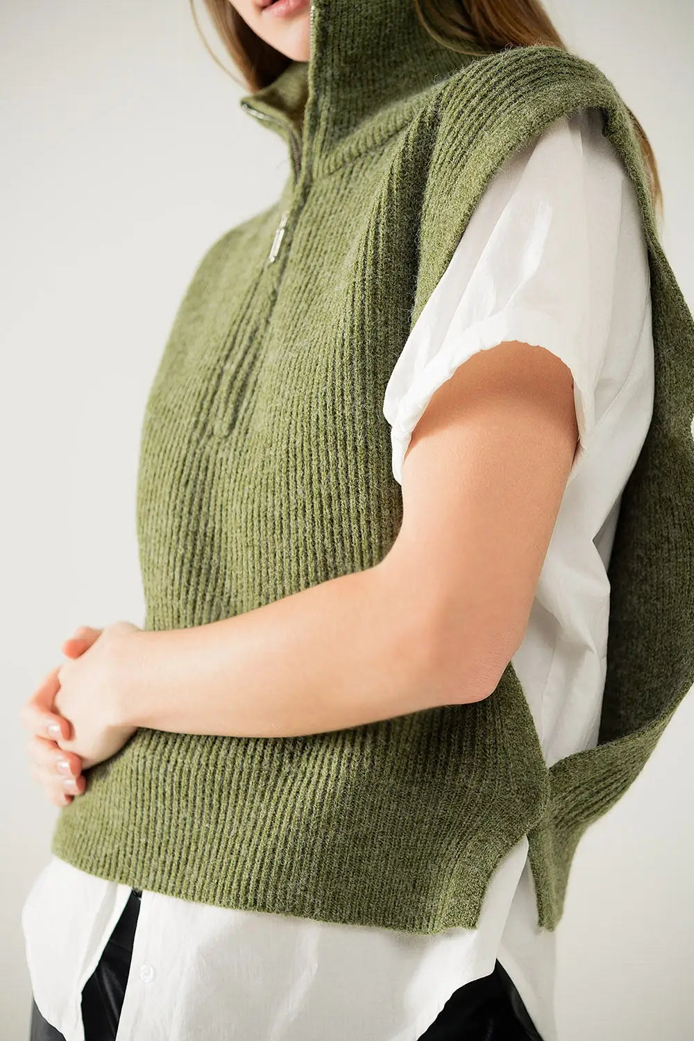 Pull vert sans manches à col roulé avec fermeture à glissière - Pulls
