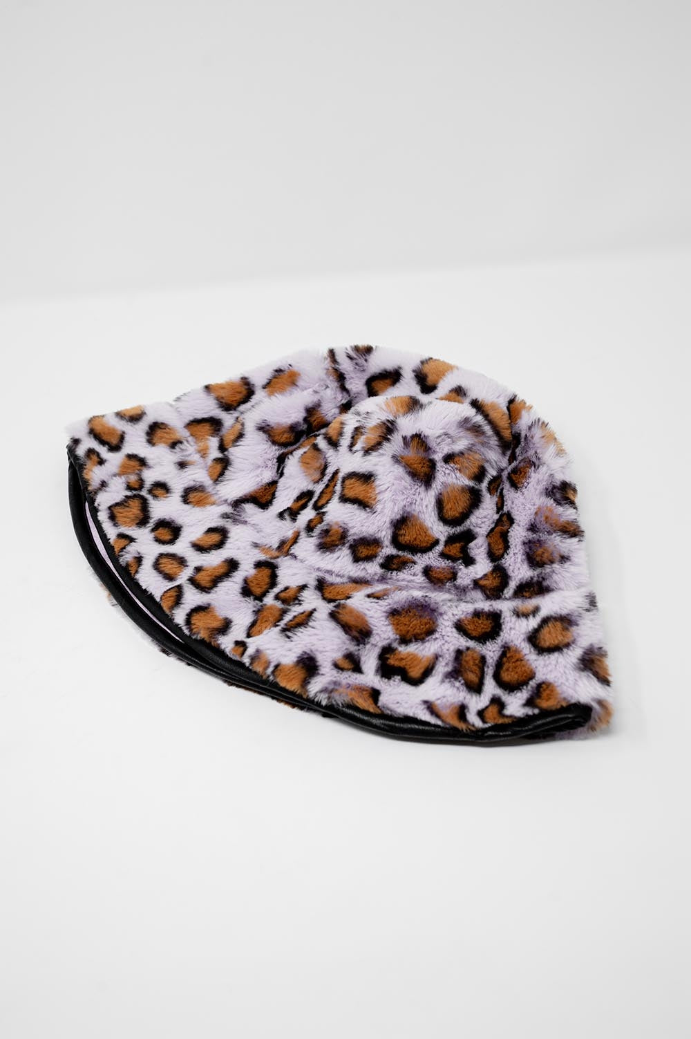 Purple bucket hat in animal print