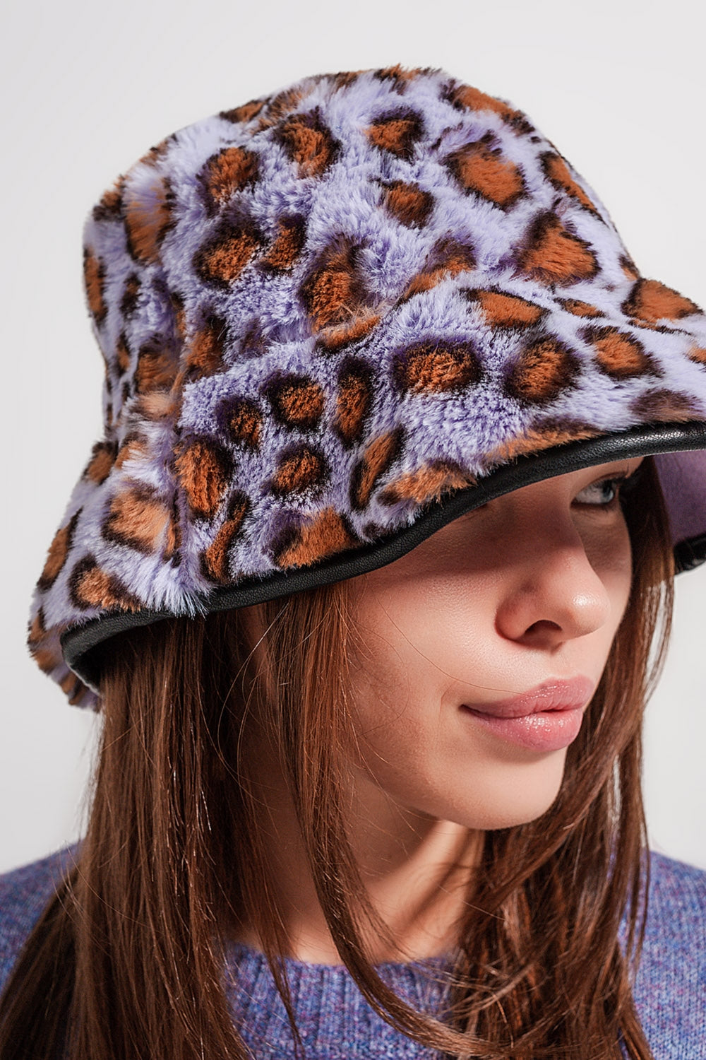 Purple bucket hat in animal print