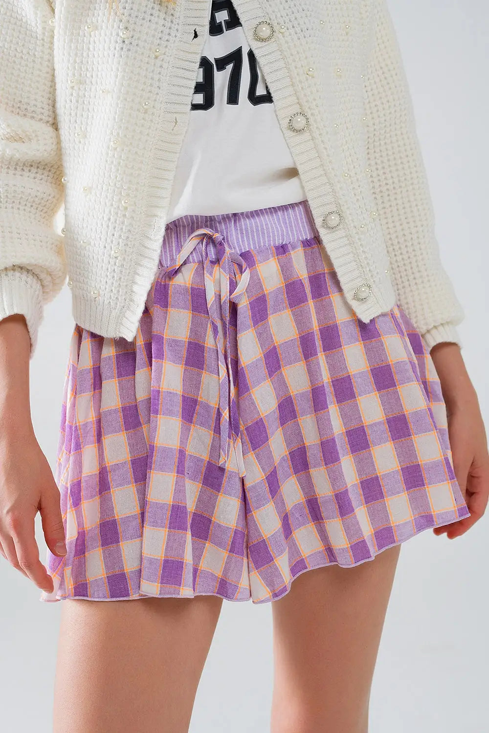 Purple Checkered print shorts with tight-fitting waist detail - Pants