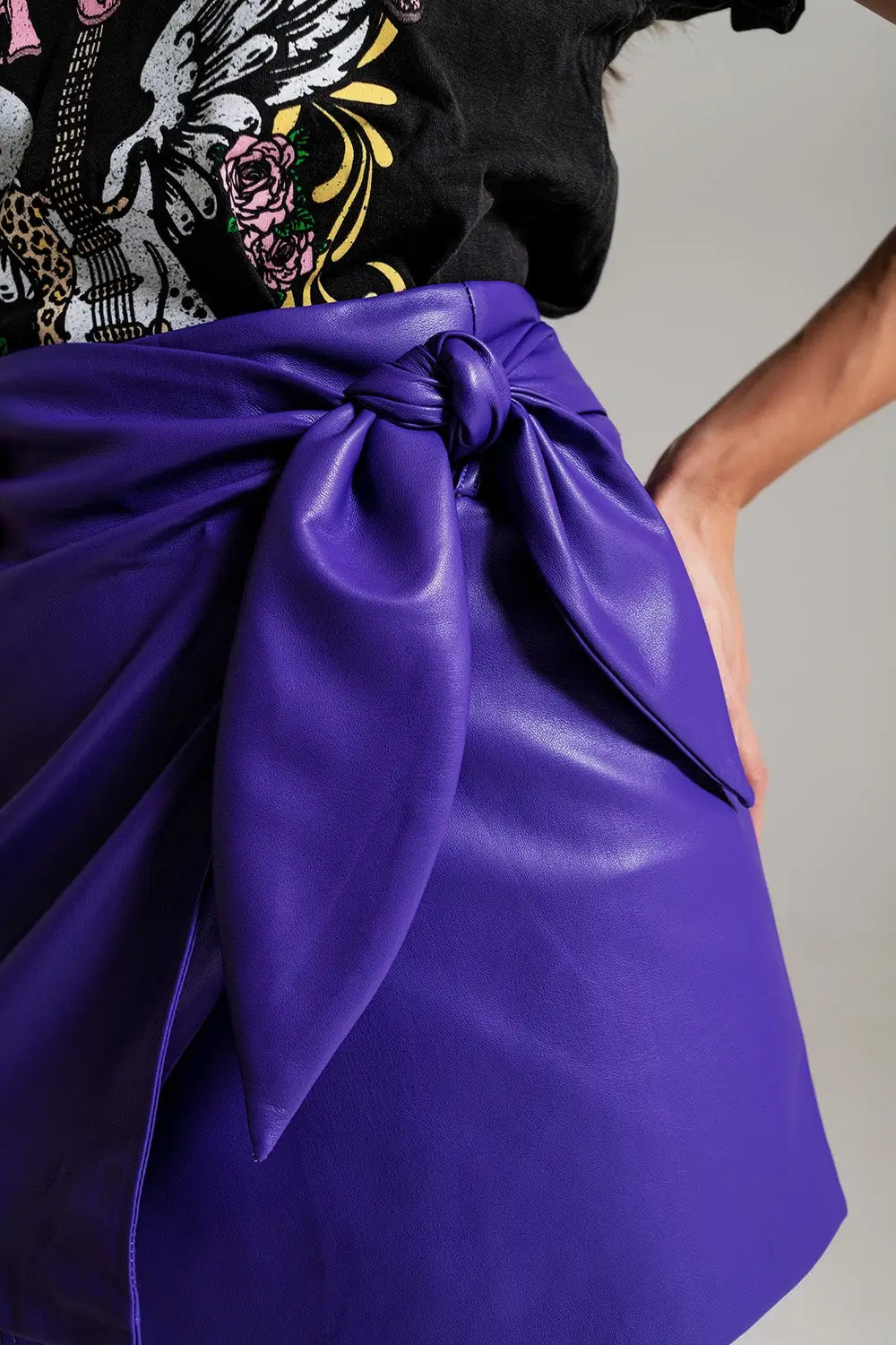 Purple faux leather mini skirt with bow on the side - Skirts