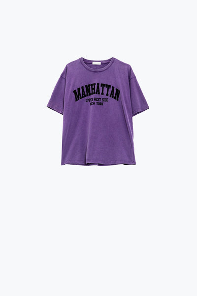 Purple relaxed T-shirt with manhattan text