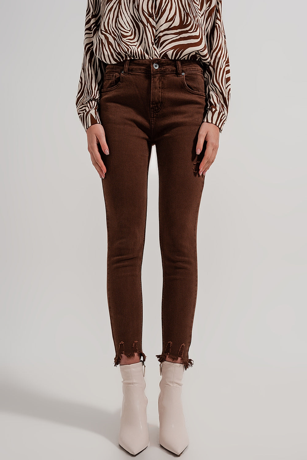 Raw hem skinny jeans in brown