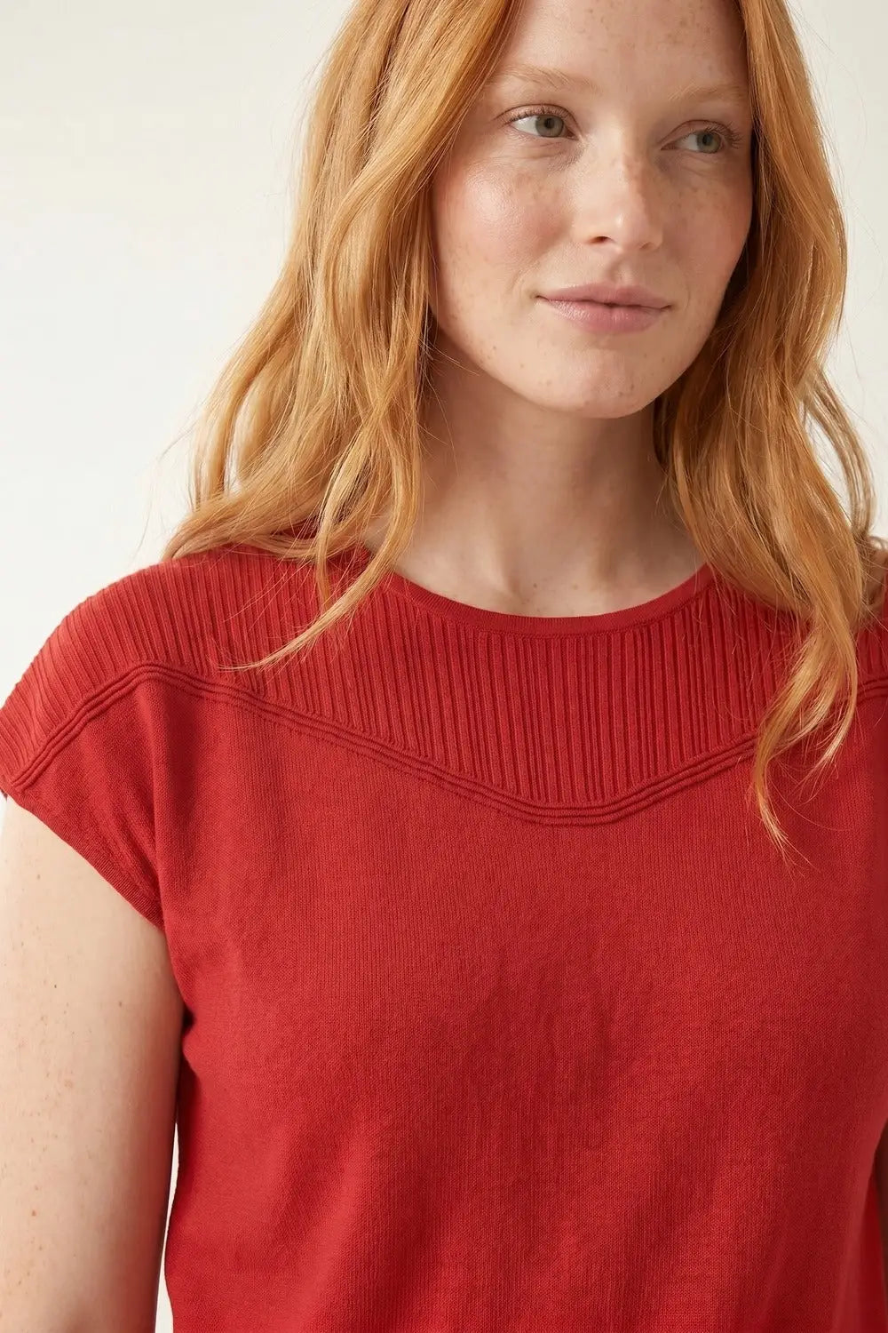 Red Ribbed Detail Fine Knit Cap Sleeve Top - One Size / Red