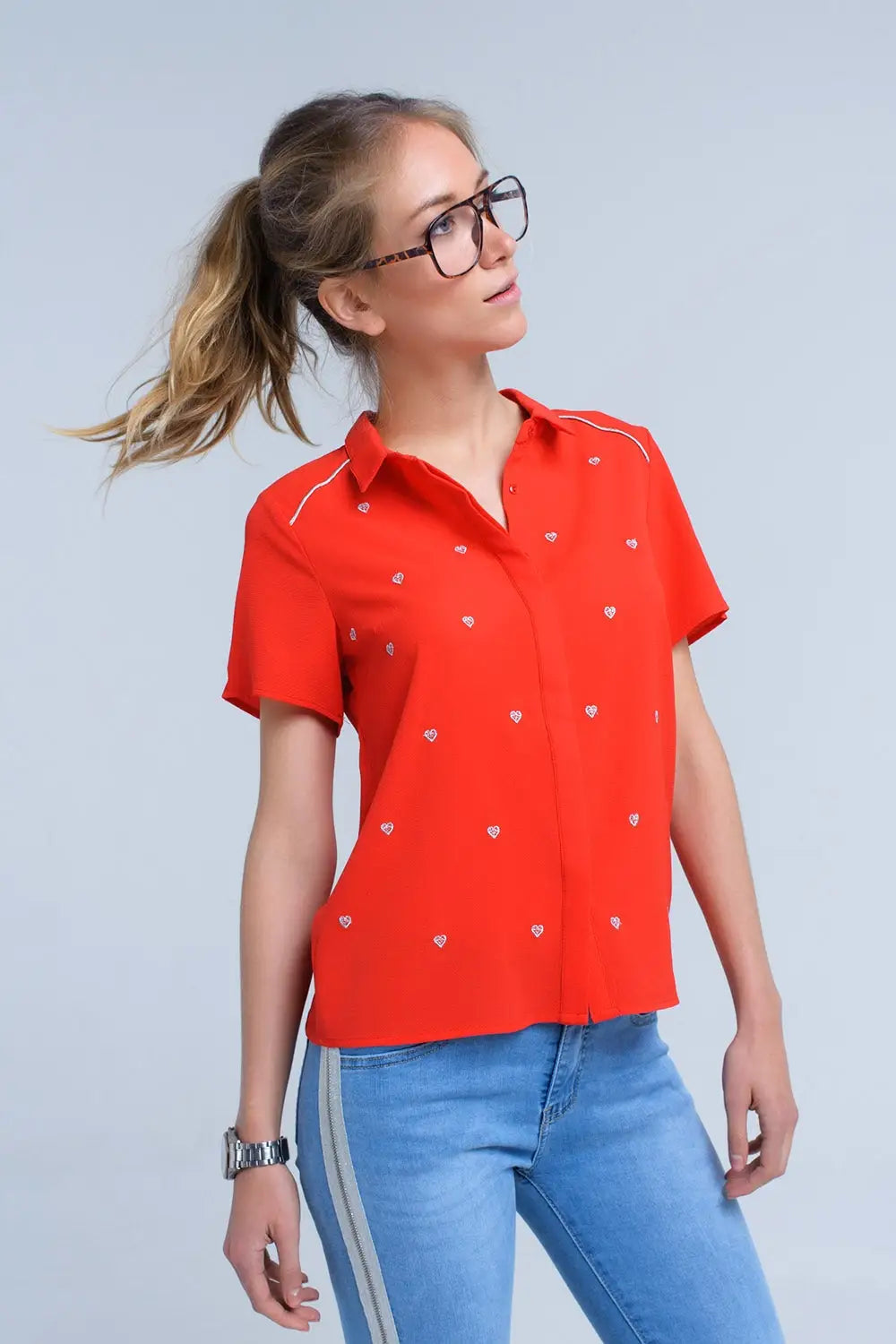 Red shirt with heart embroidery - Shirts