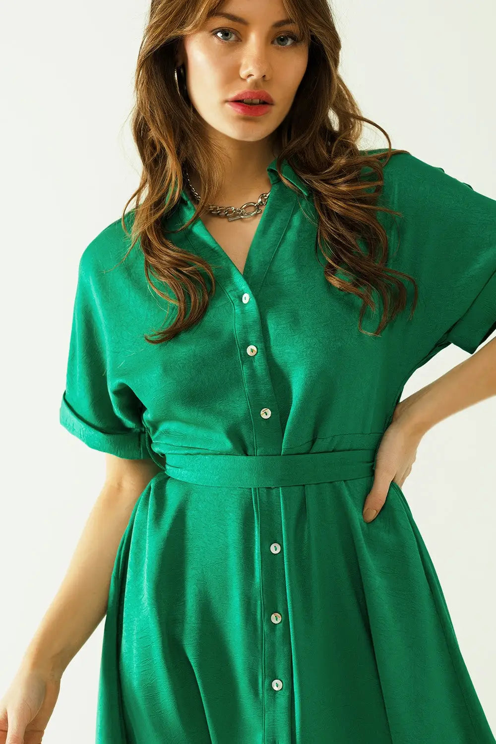 Relaxed belted mini dress with button placked down the front in green - Dresses