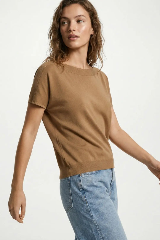 Relaxed camel boatneck sweater with dropped sleeves - One Size / Brown