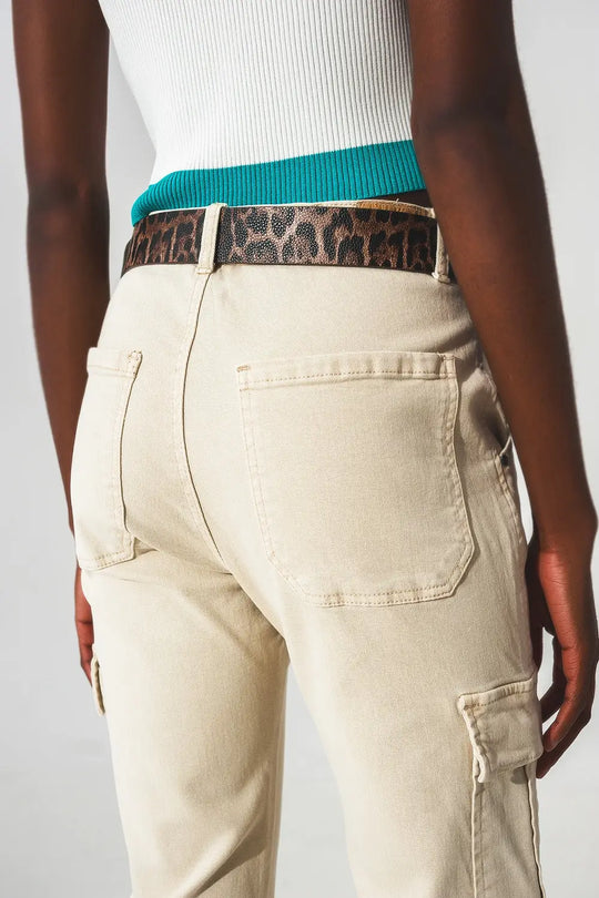 Relaxed cargo pants in beige - Jeans