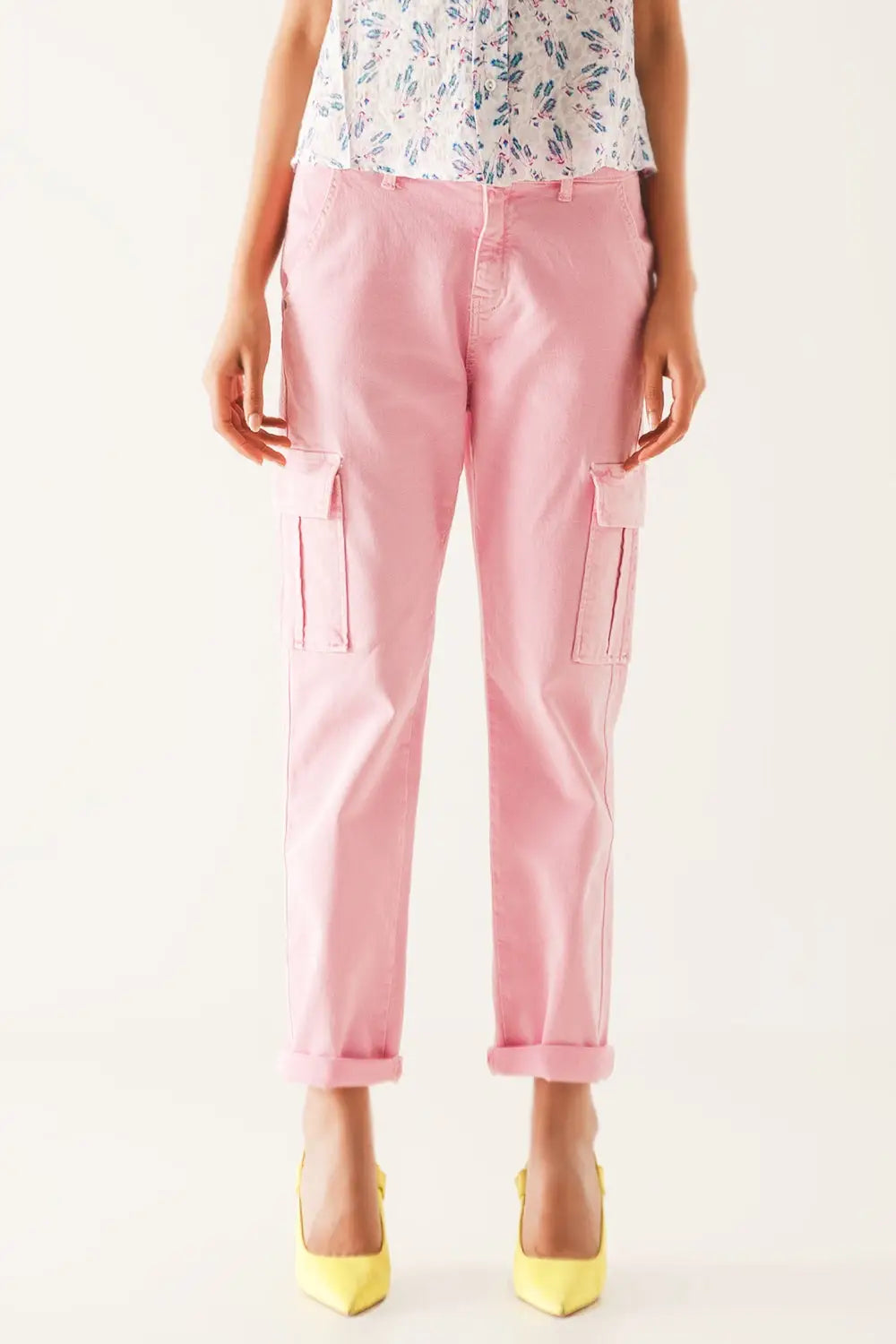 Relaxed cargo pants in pink - Jeans