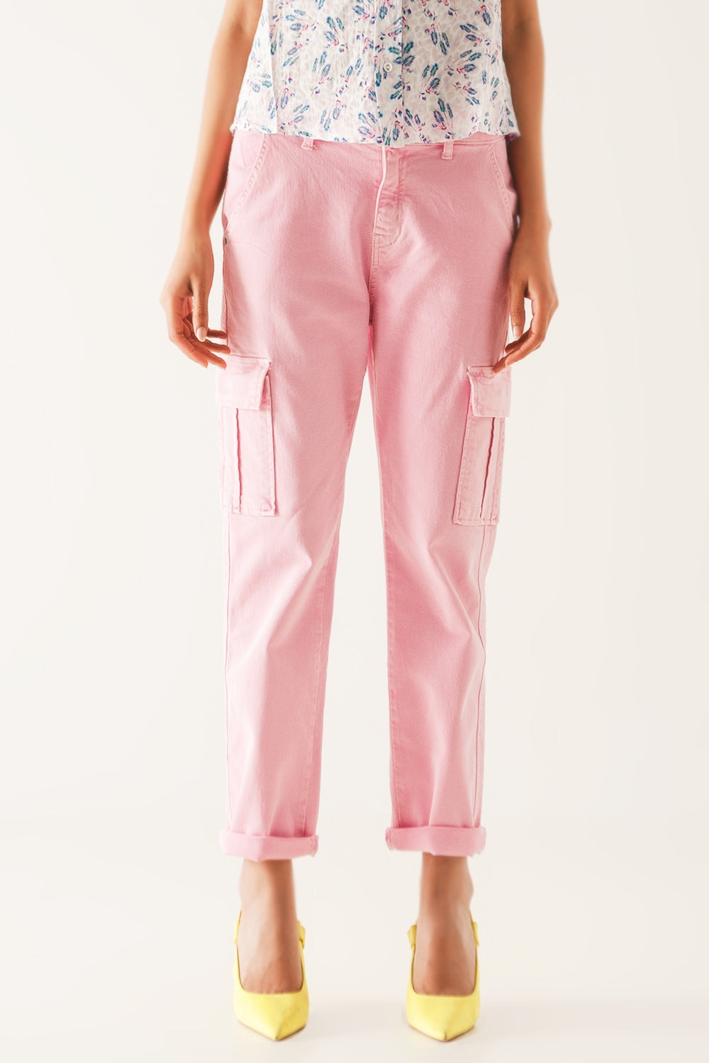 Relaxed cargo pants in pink