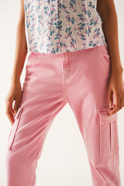 Relaxed cargo pants in pink