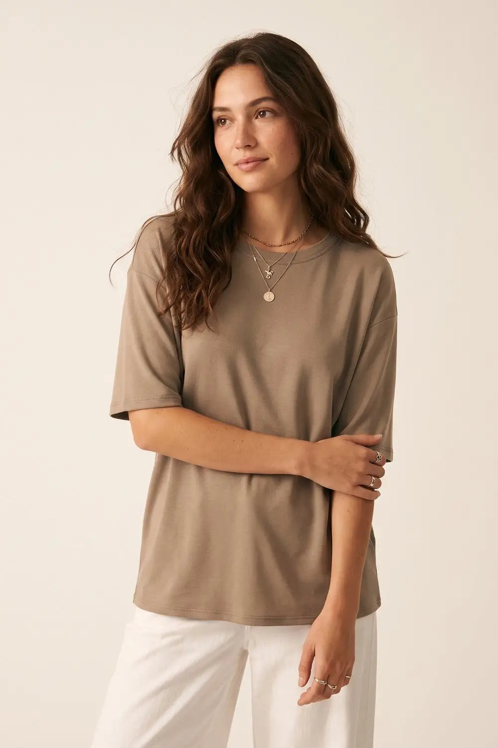 Q2 Relaxed Fit Basic Crewneck sweatshirt in camel