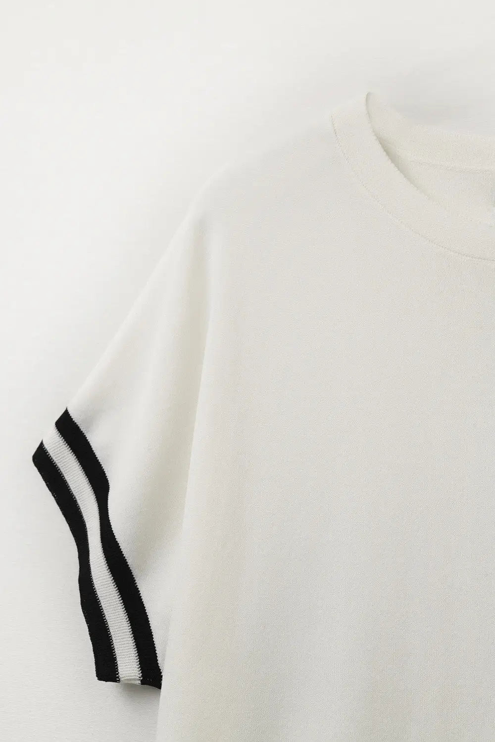 relaxed fit Sweater In White with black contrast detail - One Size / White - Sweaters