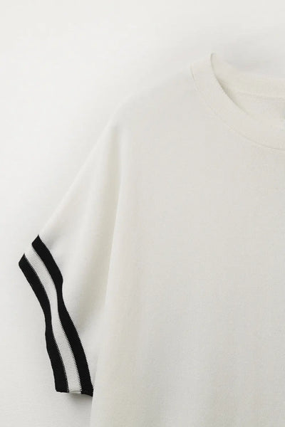 relaxed fit Sweater In White with black contrast detail - One Size / White - Sweaters