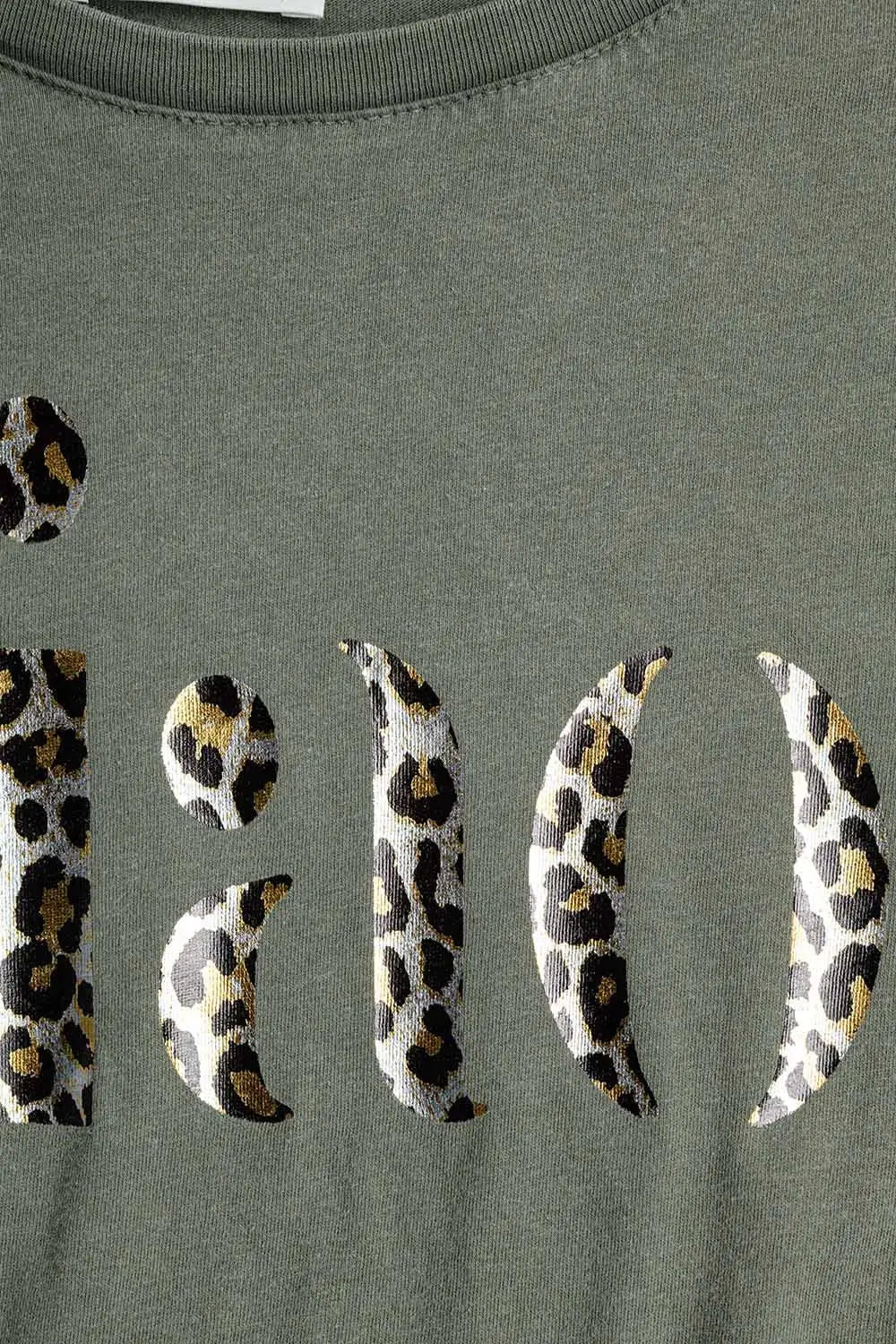 relaxed Khaki T-shirt With Ciao in Leopard Print - One Size / Green - Tops