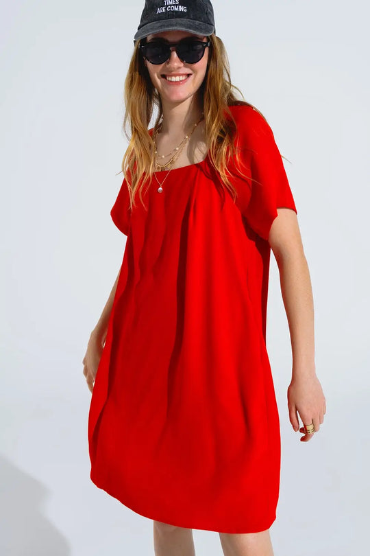 Relaxed Short Dress with Square Neckline and Short Sleeves in Red - Dresses