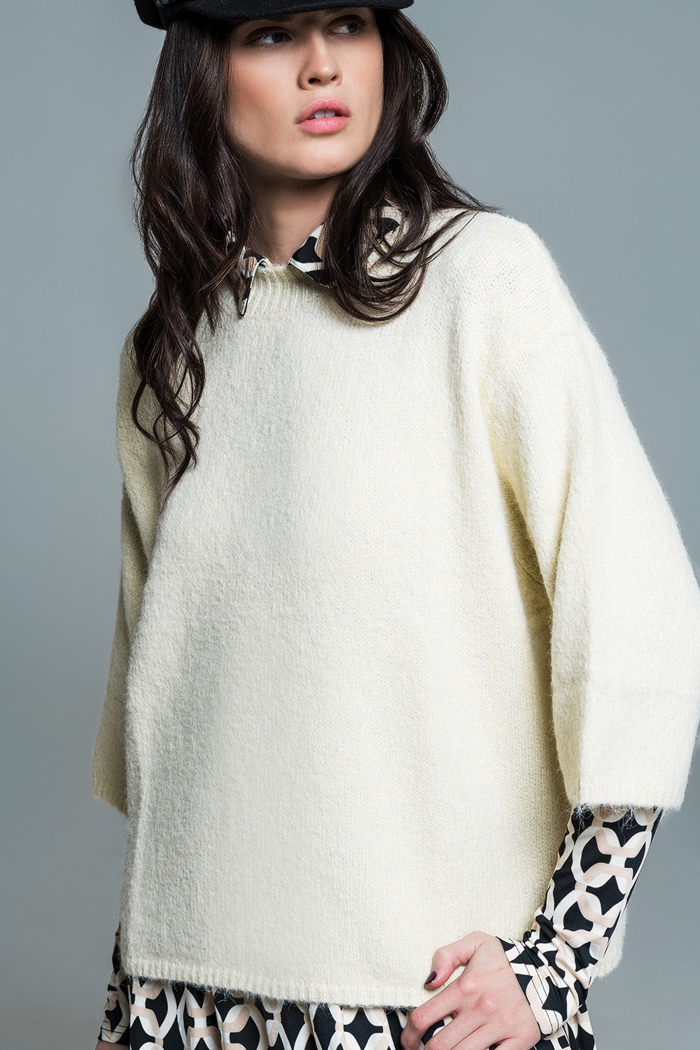 Relaxed Sweater With 3/4 Sleeve and Crew Neck in Cream