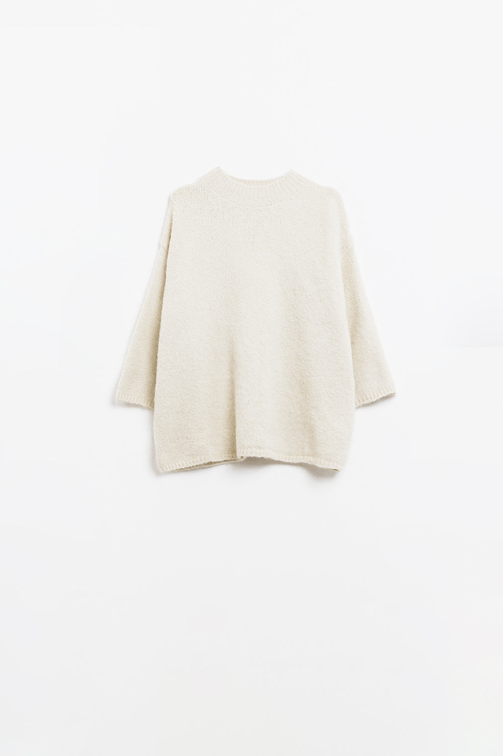 Relaxed Sweater With 3/4 Sleeve and Crew Neck in Cream