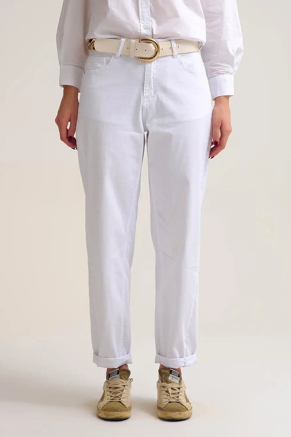 Q2 Relaxed Tapered Pants in white Comfy Stretch