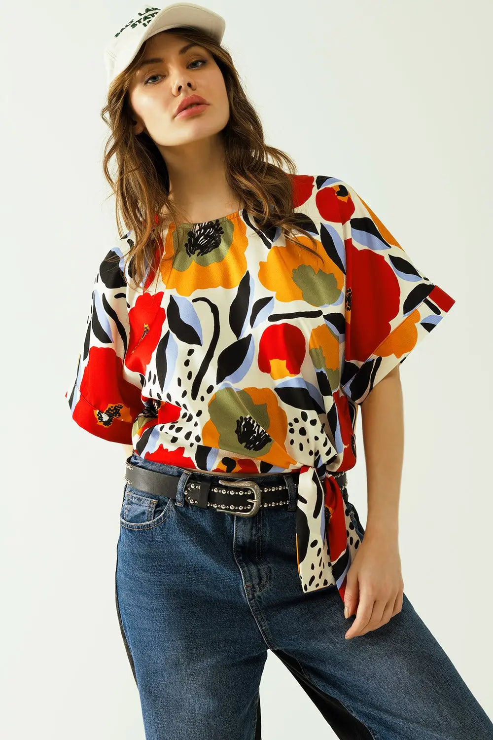 Relaxed white blouse with poppies designs and short sleeves - Tops