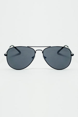 Q2 Retro Aviator SunglassesWith Smoke Lense in Black