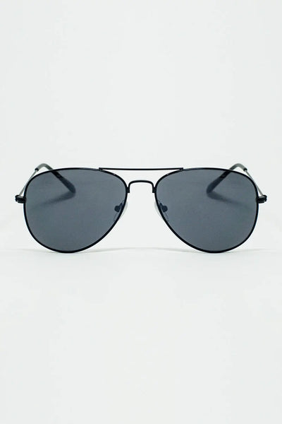 Q2 Retro Aviator SunglassesWith Smoke Lense in Black
