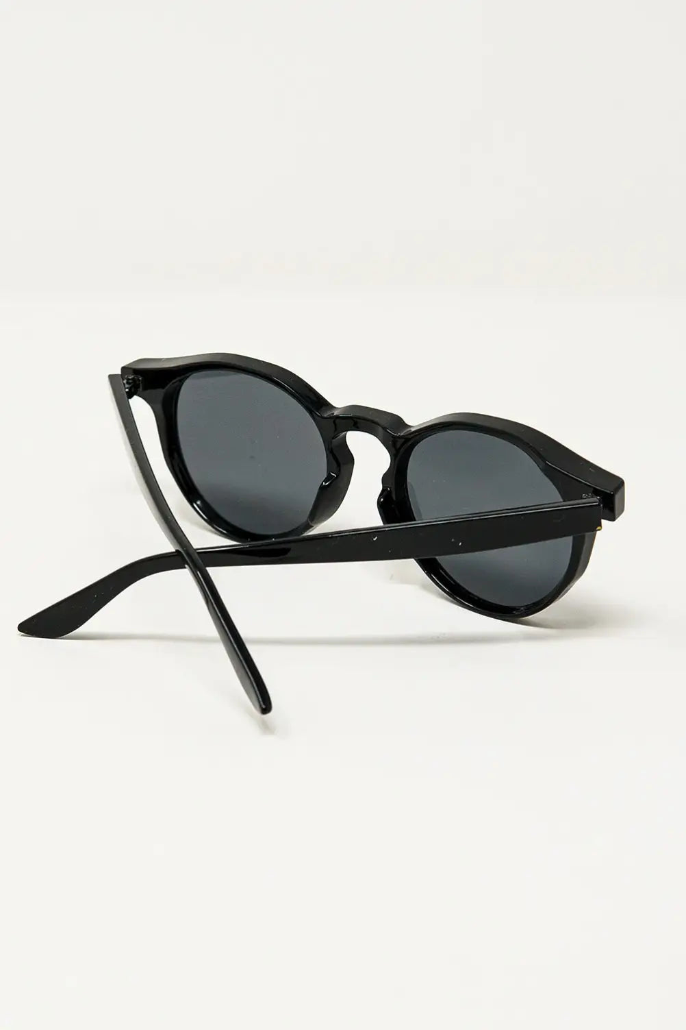 Retro Round Sunglasses With Smoke Black Lens in Black - One Size / Black