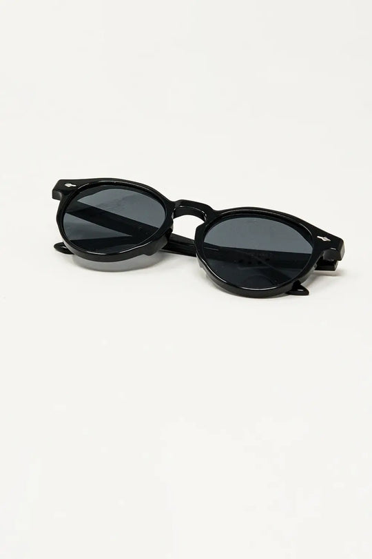 Retro Round Sunglasses With Smoke Black Lens in Black - One Size / Black