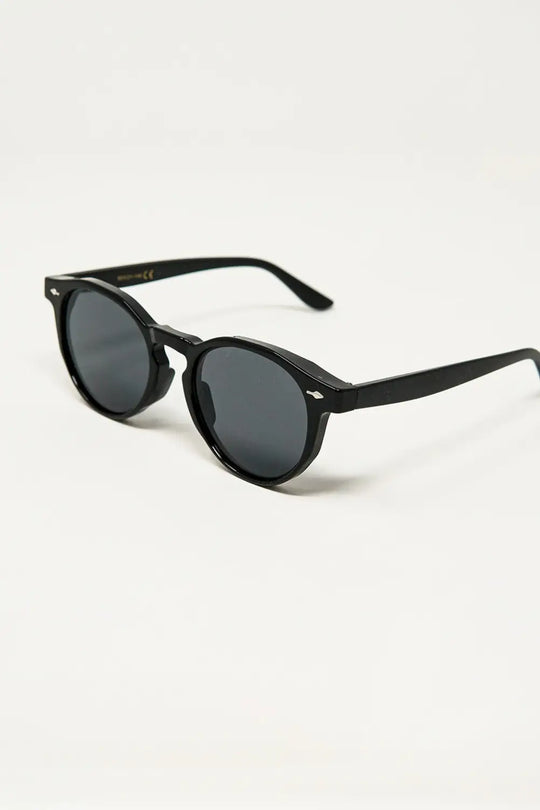 Retro Round Sunglasses With Smoke Black Lens in Black - One Size / Black