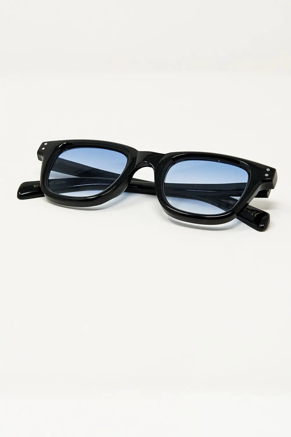 Retro Round Sunglasses With Smoke Blue Lens in Black - One Size / Black