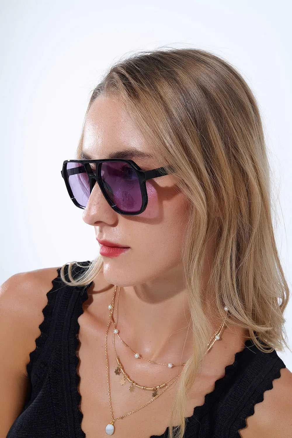 Retro Style Sunglasses with black frames and purple lenses - One Size / Purple