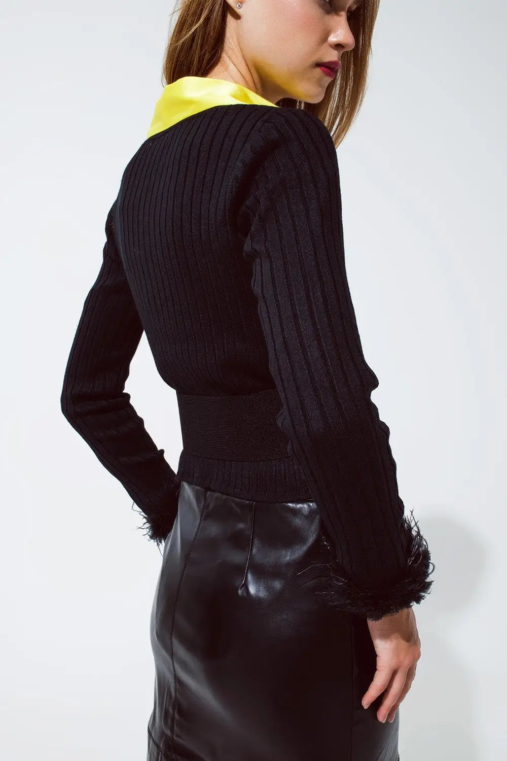 Ribbed cardigan with with feathers and gold buttons - Sweaters