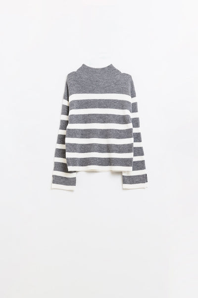 Q2 Ribbed knit jersey in grey with cream stripes
