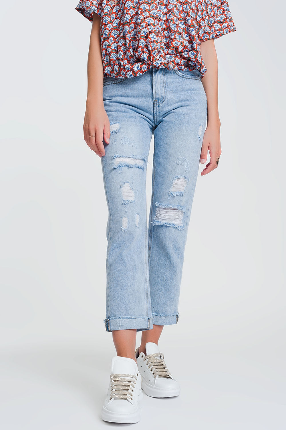 Q2 ripped straight fit jeans in light denim