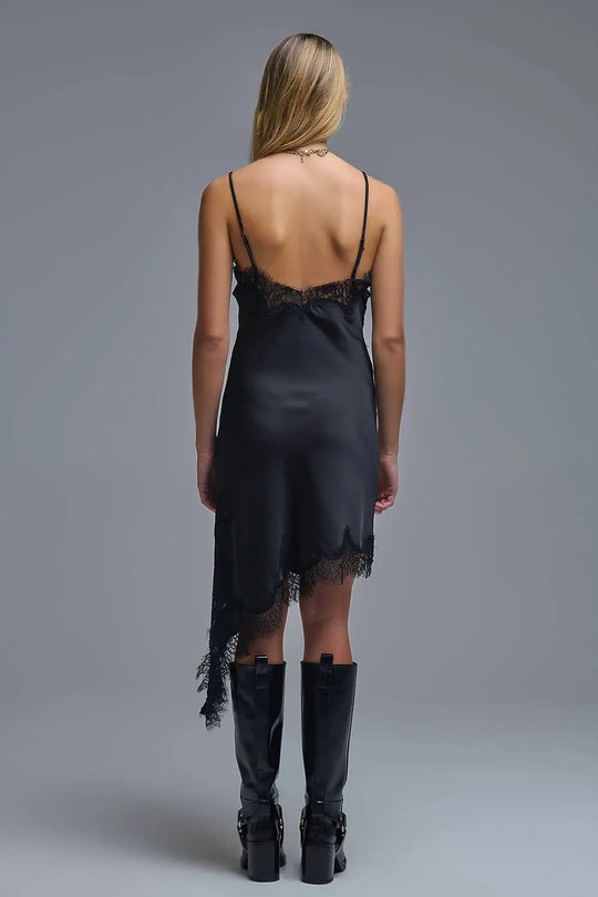 Robe asymétrique en dentelle de satin en noir - Vestidos