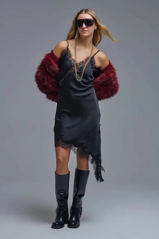 Robe asymétrique en dentelle de satin en noir - Vestidos