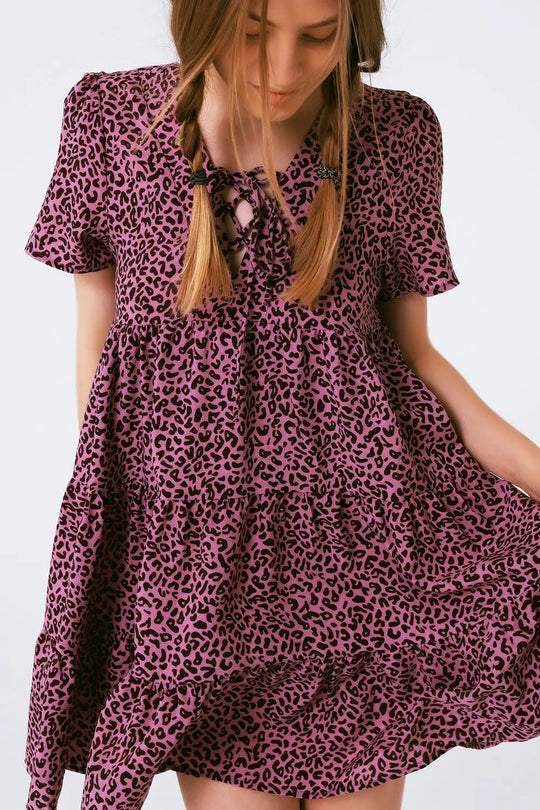 Robe baby doll à manches courtes avec détail au niveau du cou imprimé léopard violet - Vestidos