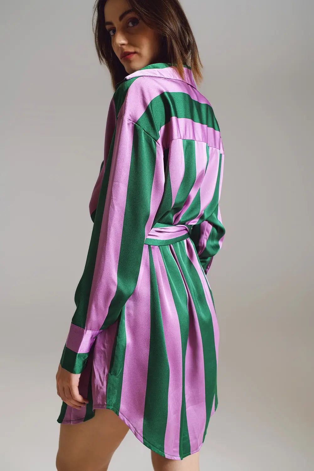 Robe chemise courte à rayures lilas et vertes - Vestidos