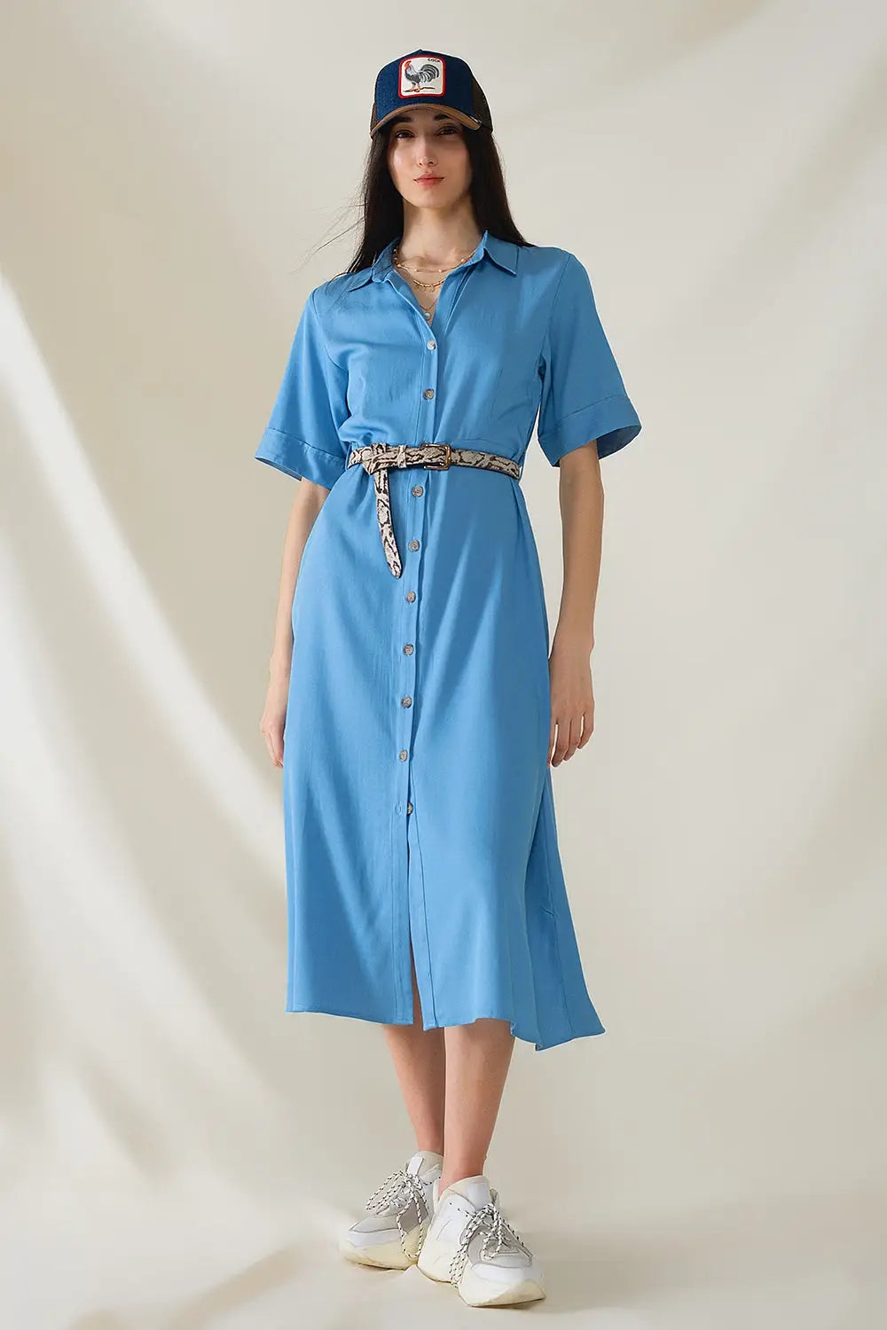 Q2 Robe chemise longue bleue à col polo