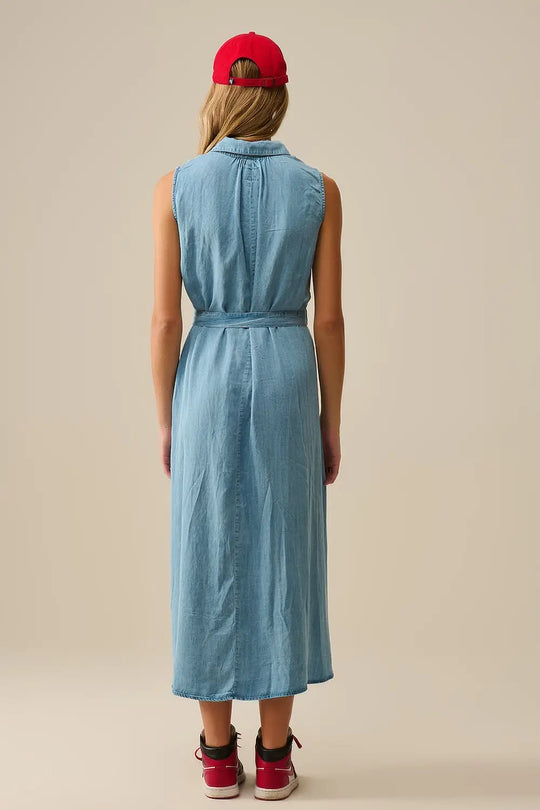 Robe chemise sans manches en tissu tencel en bleu - Vestidos